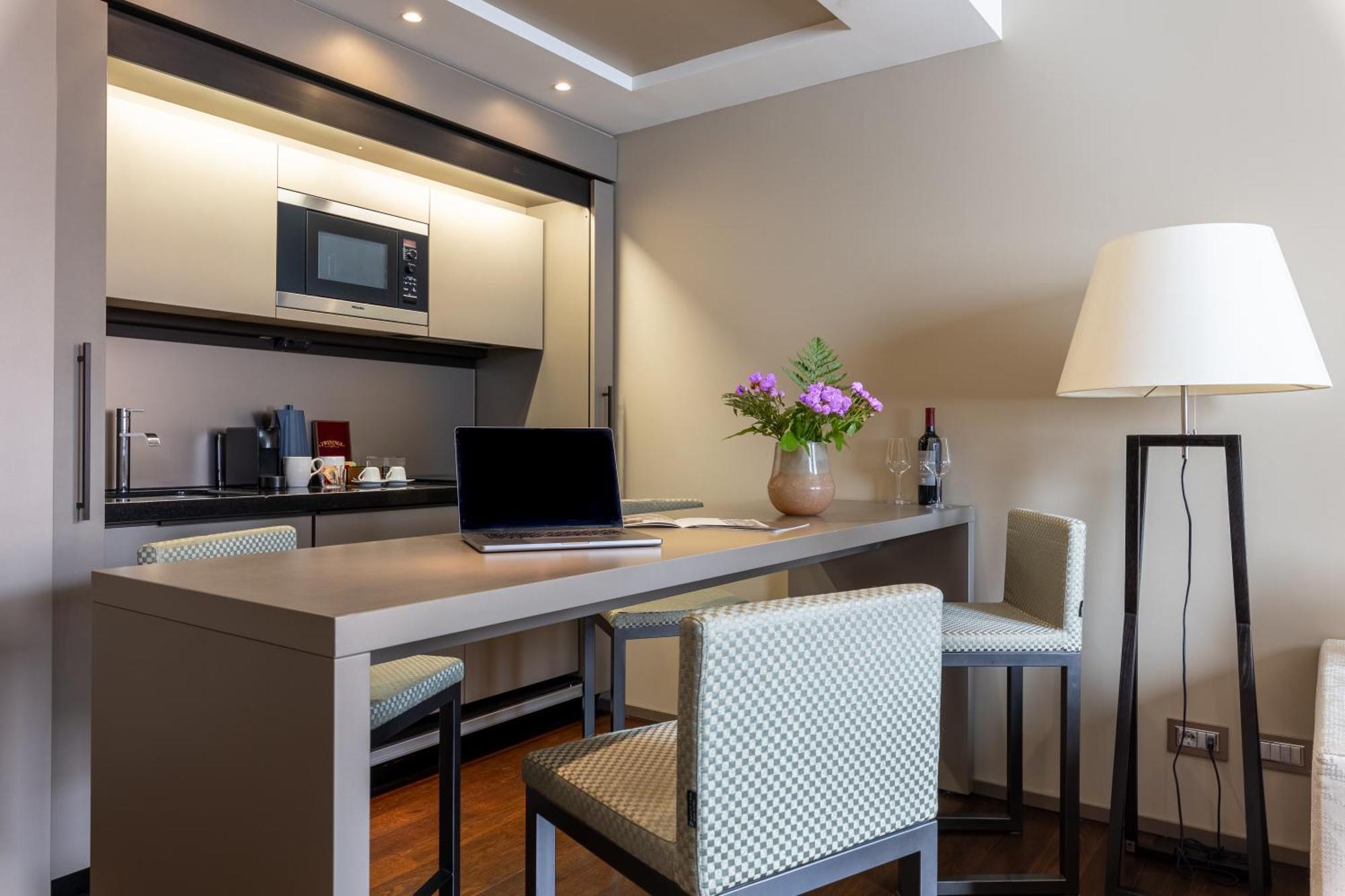 Nj Hotels & Apartments San Pietro All'Orto 6 ミラノ エクステリア 写真